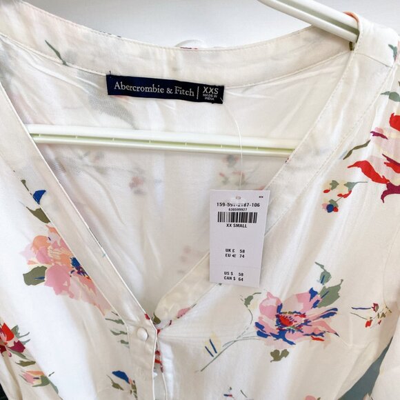 New w/ Tag Abercrombie & Fitch White Floral V neck Mini Dress - Picture 2 of 6